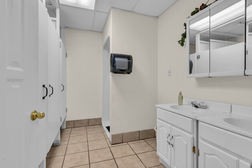 More Photos Of 727 4th St, Healdton Religious Facility For Sale