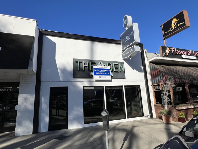 Primary Photo Of 12323 Ventura Blvd, Studio City Storefront For Lease