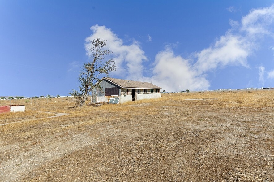 More Photos Of 39010 12th St E, Palmdale Industrial For Sale