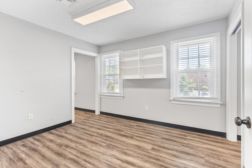 More Photos Of 6200 Fort Ave, Lynchburg Medical For Sale