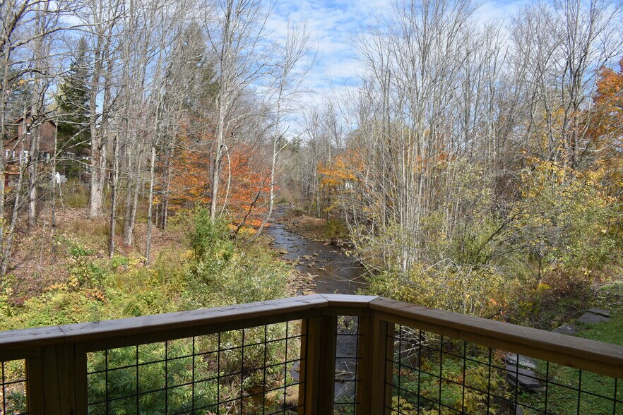 More Photos Of , Tannersville General Retail For Sale