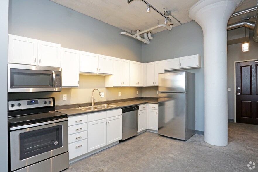 More Photos Of 511 Pershing Ave, Davenport Multifamily For Sale