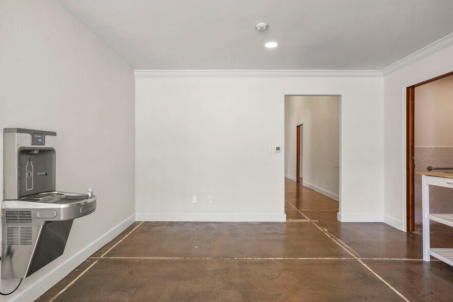 More Photos Of 267 Washington St, Monument Office Residential For Sale