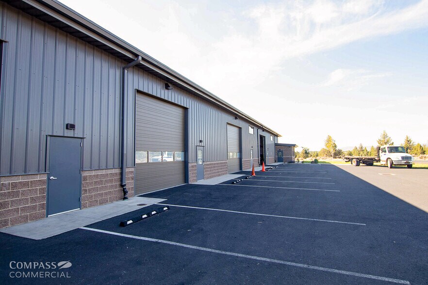 More Photos Of 3525 SW Empire Dr, Prineville Warehouse For Lease