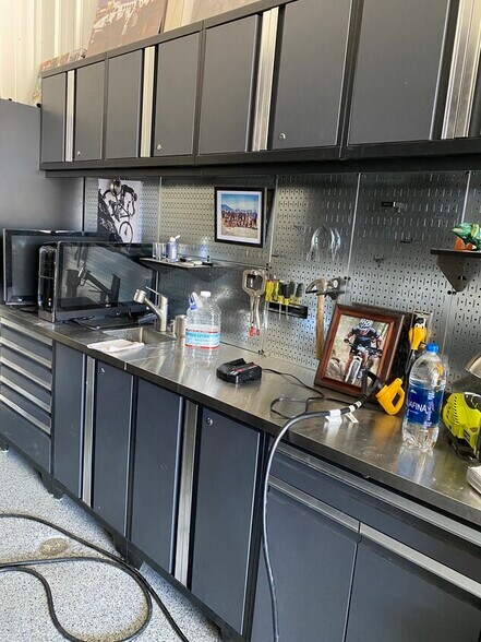More Photos Of 73660 Dinah Shore Dr, Palm Desert Self Storage For Sale