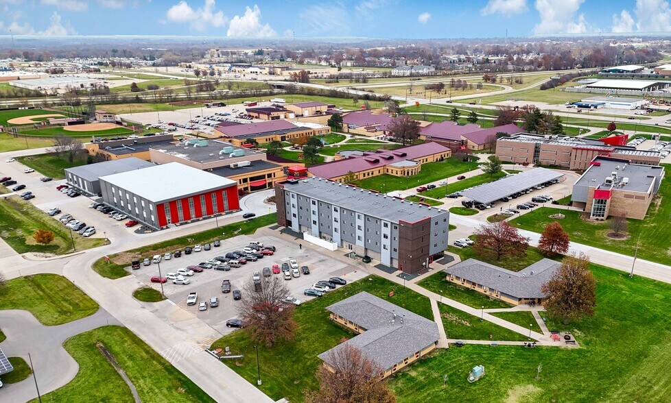 Primary Photo Of 1500 W Agency Rd, West Burlington Apartments For Sale