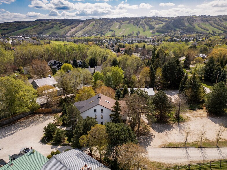 More Photos Of 210 Arlberg Cres, Blue Mountains Specialty For Sale