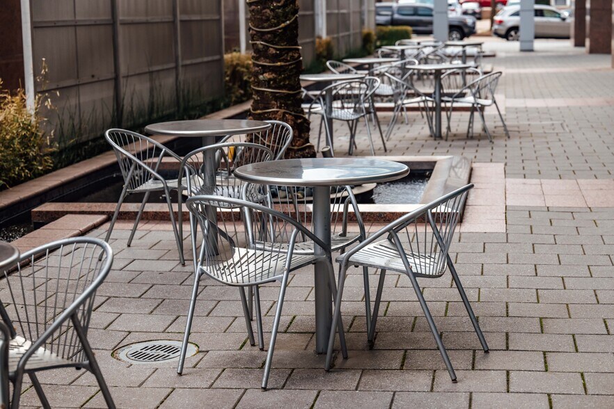 More Photos Of 400 Convention St, Baton Rouge Office For Lease