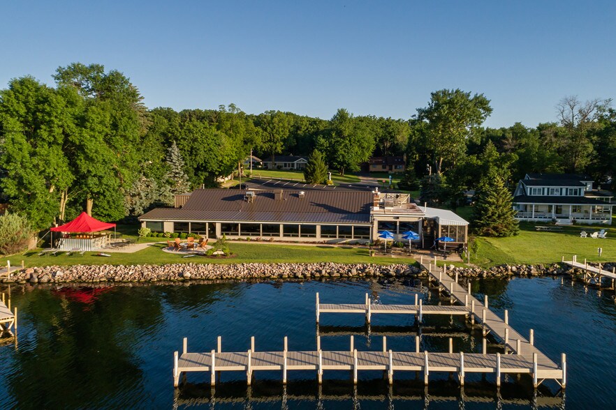 Primary Photo Of 380 S Lawson Dr, Green Lake Restaurant For Sale