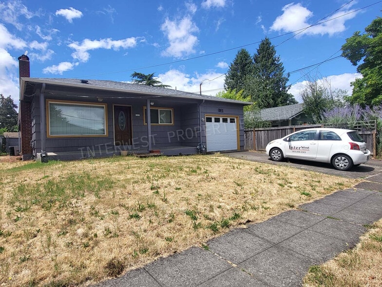 More Photos Of 1131 NE 72nd Ave, Portland Specialty For Lease