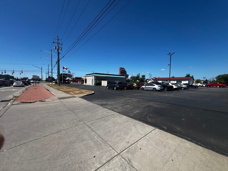 More Photos Of 3425 Union Rd, Buffalo Freestanding For Lease