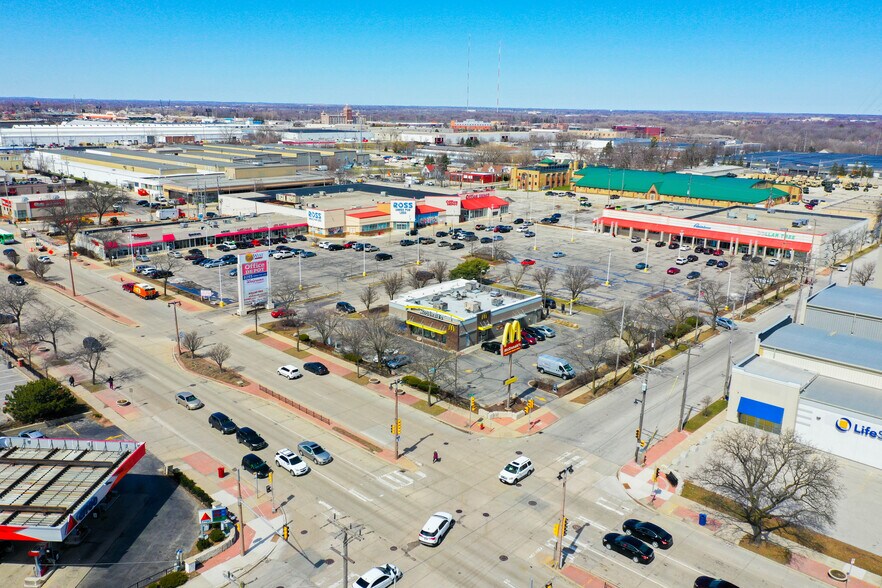 More Photos Of 320-380 E Capitol Dr, Milwaukee Unknown For Lease