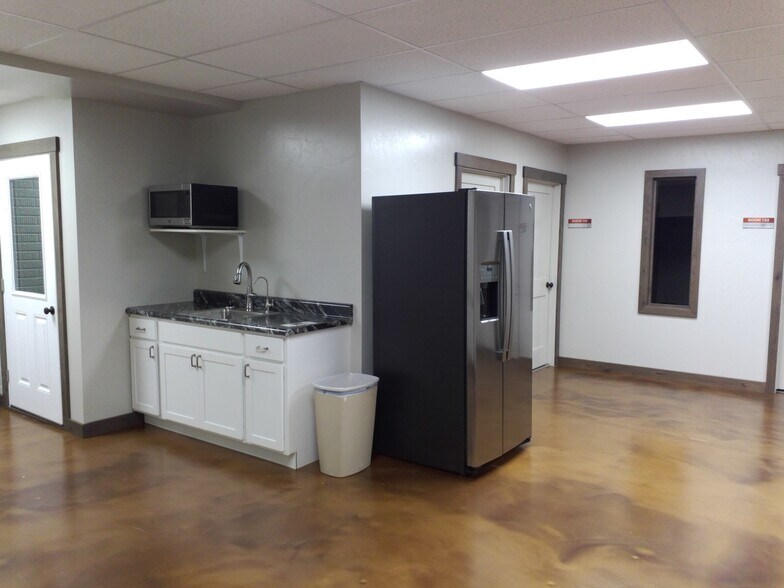 More Photos Of 6991 Township Road 654, Millersburg Office Residential For Lease