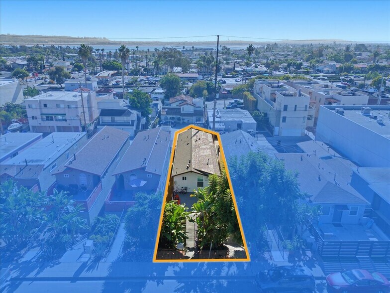 More Photos Of 2033 Garnet Ave, San Diego Apartments For Sale