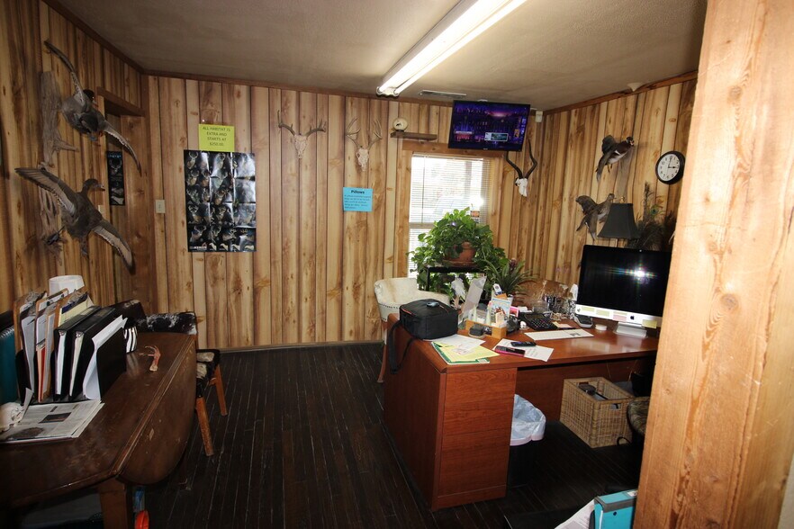 More Photos Of 219 E Main St, Lewisville Storefront Retail Office For Sale