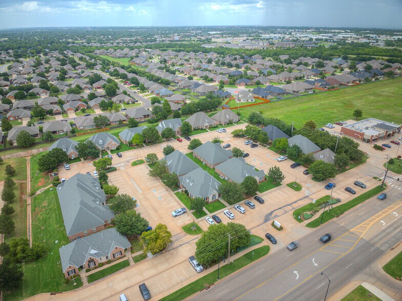 More Photos Of 1725 W 33rd St, Edmond Office For Sale