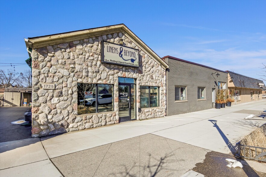 Primary Photo Of 1725 E Auburn Rd, Rochester Hills Storefront Retail Office For Lease