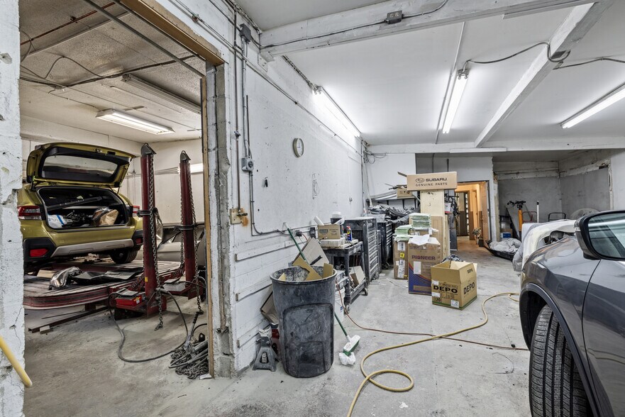 More Photos Of 20 Woodland St, Methuen Auto Repair For Sale