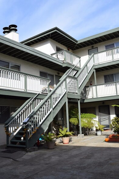 More Photos Of 206 Caledonia St, Sausalito Apartments For Sale