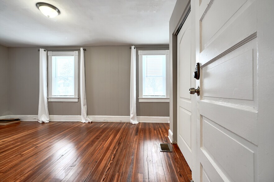 More Photos Of 16-18 Sudbrook Ln, Pikesville Office Residential For Sale