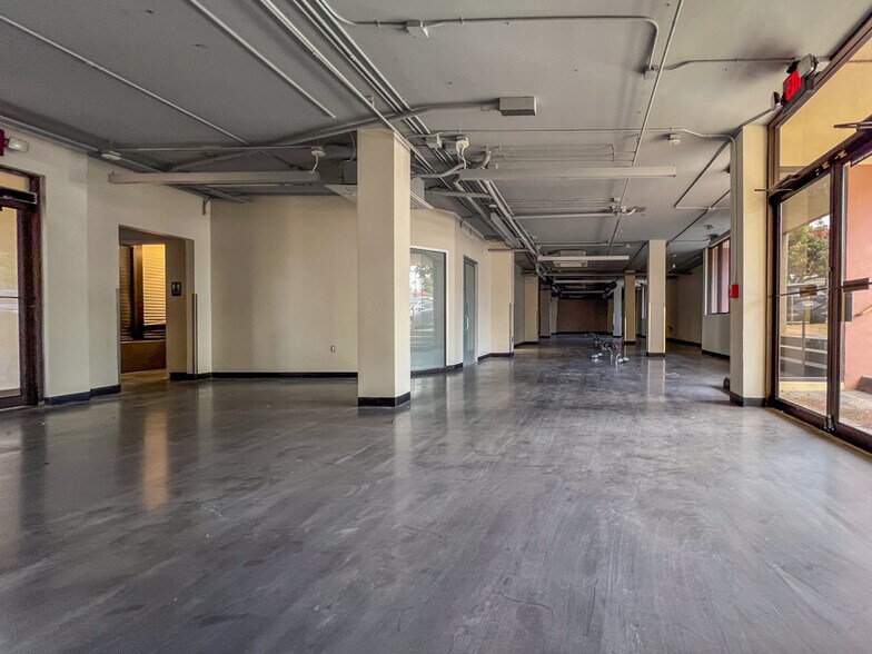 More Photos Of 1123 11th Ave, Honolulu Office For Lease