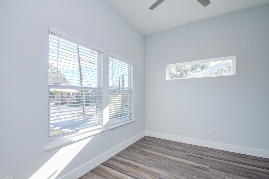 More Photos Of 2620 Delafield St, Houston Apartments For Sale