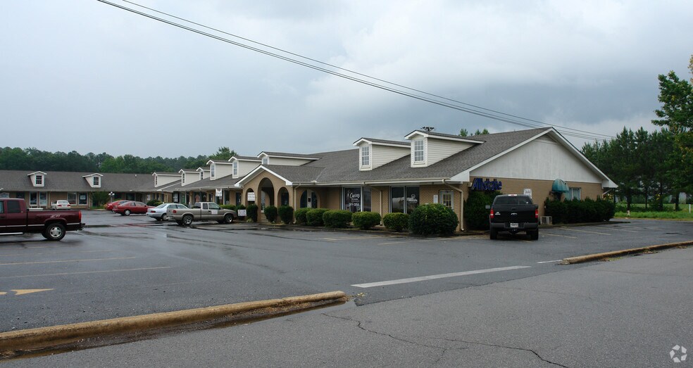 More Photos Of 1011-1025 W Fort Williams St, Sylacauga Office For Lease