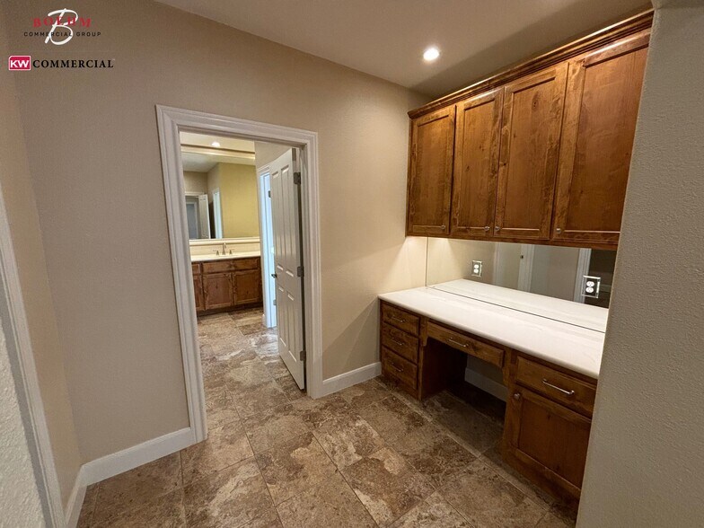 More Photos Of 39 Scenic Loop Rd, Boerne Office Residential For Lease