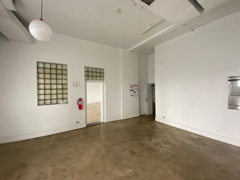 More Photos Of 1700 N Throop St, Chicago Office For Lease