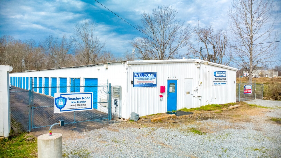 More Photos Of 5849 N Commerce Plz, Jackson Self Storage For Sale