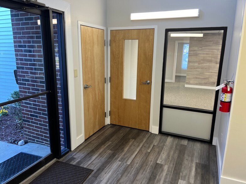 More Photos Of 610 thimble shoals Blvd, Newport News Unknown For Lease