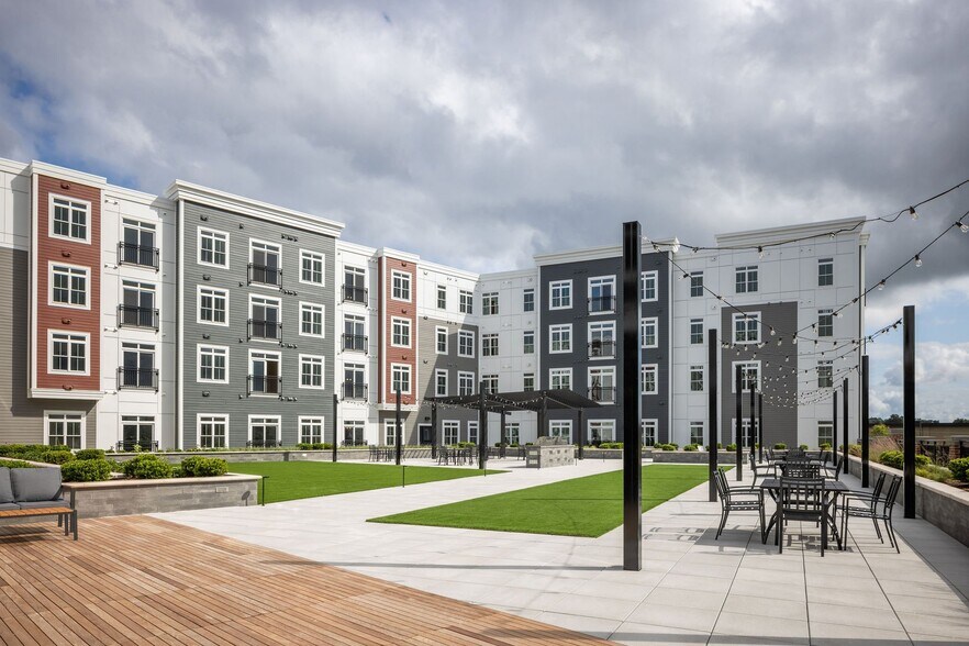 More Photos Of 75 Canal St, Manchester Apartments For Lease