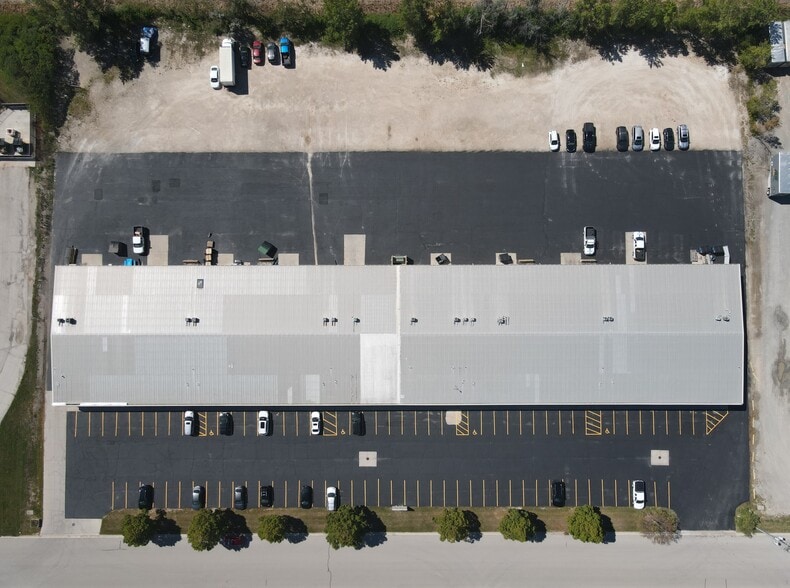 More Photos Of 1101-1119 Ashwaubenon St, Green Bay Service For Lease