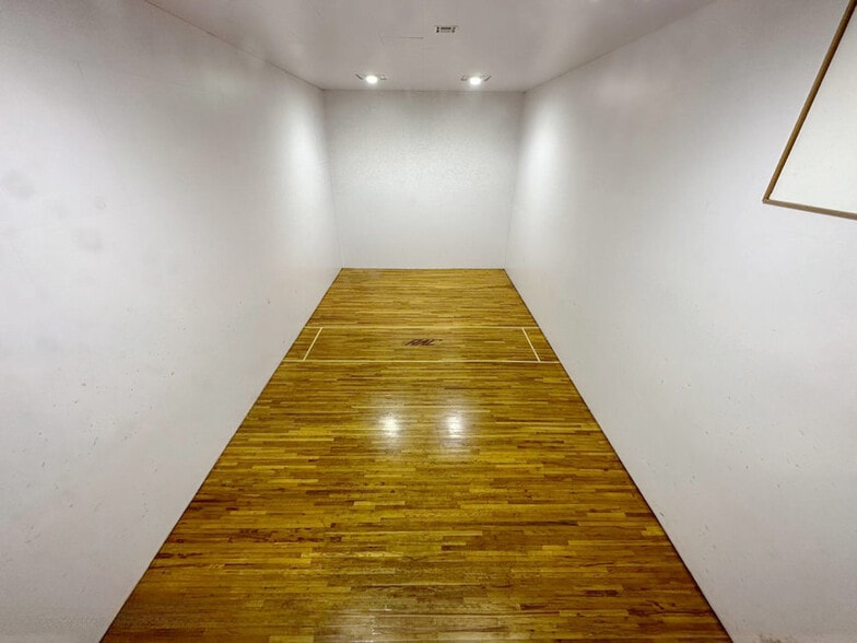 More Photos Of 415 Wingfield St, Ruidoso Health Club For Sale