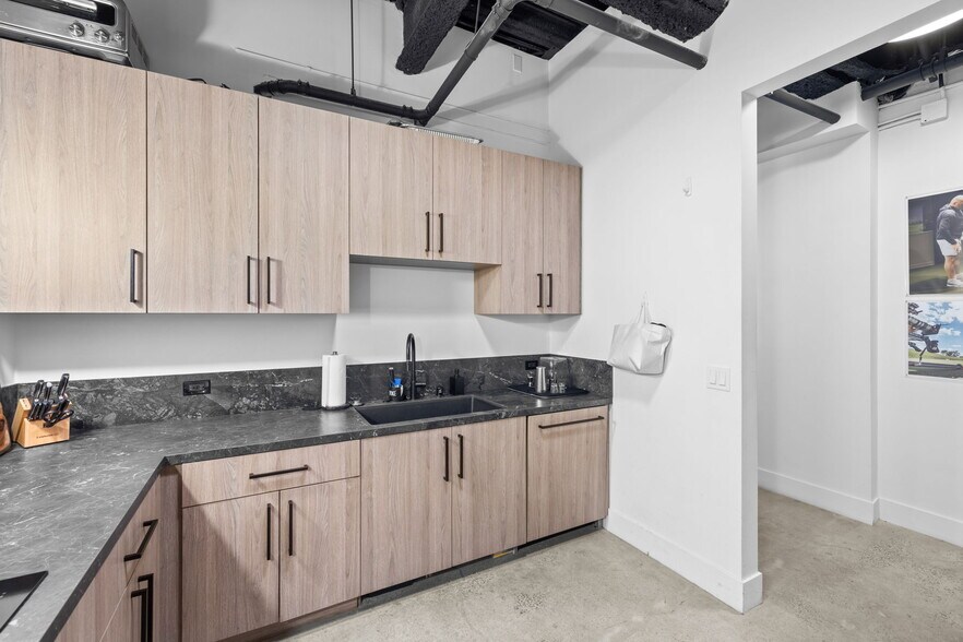 More Photos Of 501 S Beverly Dr, Beverly Hills Medical For Lease