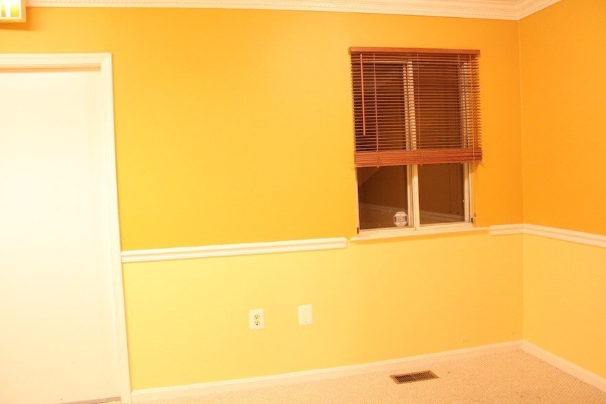 More Photos Of 11303-11327 Amherst Ave, Wheaton Office Residential For Sale