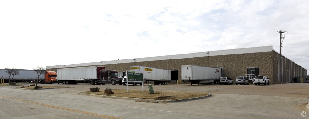 More Photos Of 1905 110th St, Grand Prairie Distribution For Lease