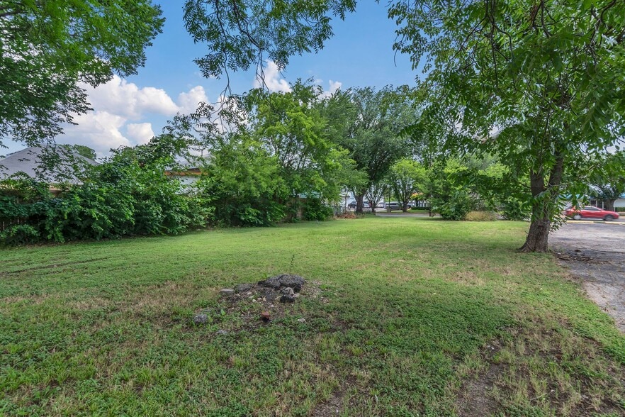 More Photos Of 412 W 12th St, Dallas Land For Sale