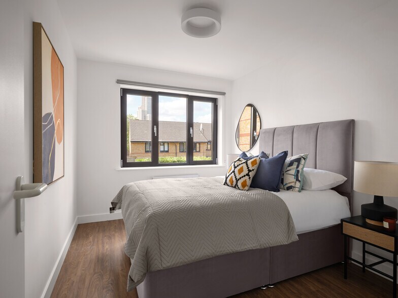 More Photos Of 12 Bryant St, London Apartments For Sale