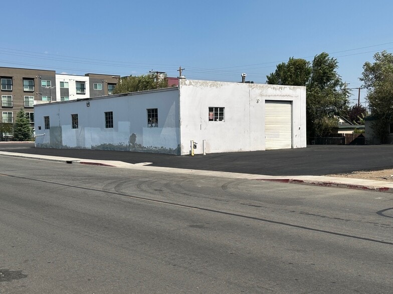 More Photos Of 310 Gentry Way, Reno Auto Repair For Lease