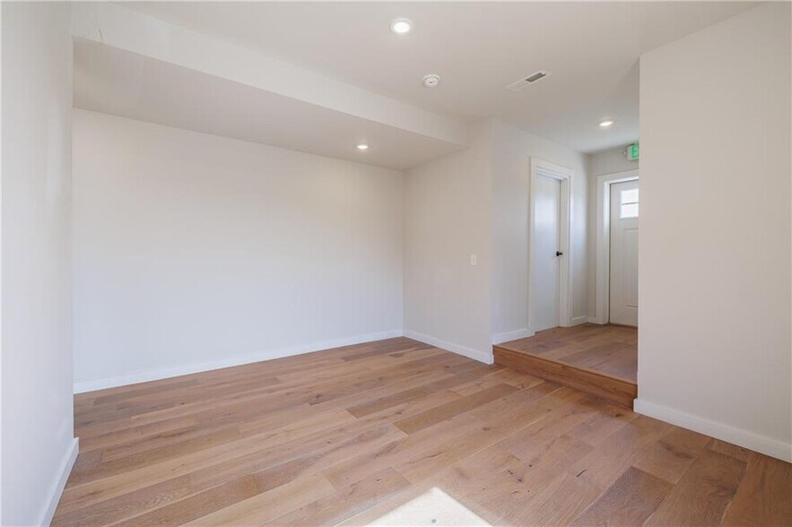 More Photos Of 83 S Main St, Canandaigua Office For Sale