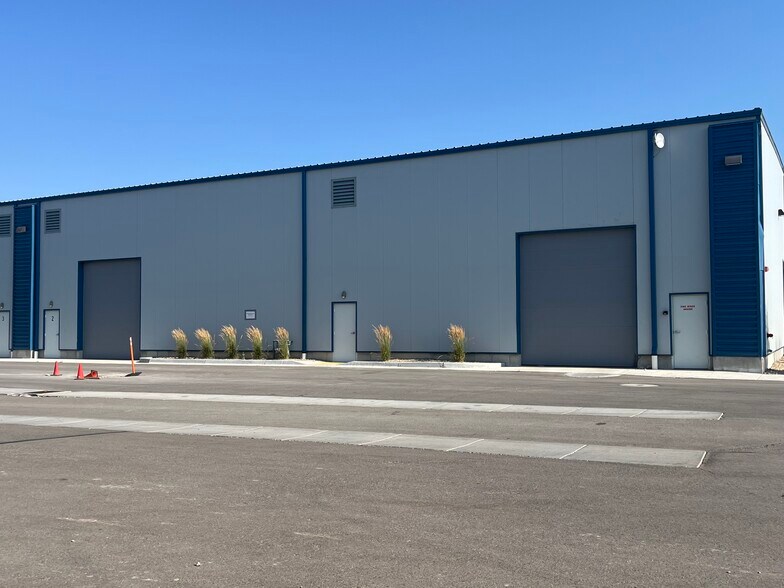 More Photos Of 6556 S Airport Rd, West Jordan Industrial For Lease