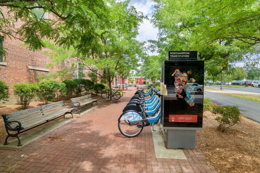 More Photos Of 2 Gleason Plz, Northampton General Retail For Lease