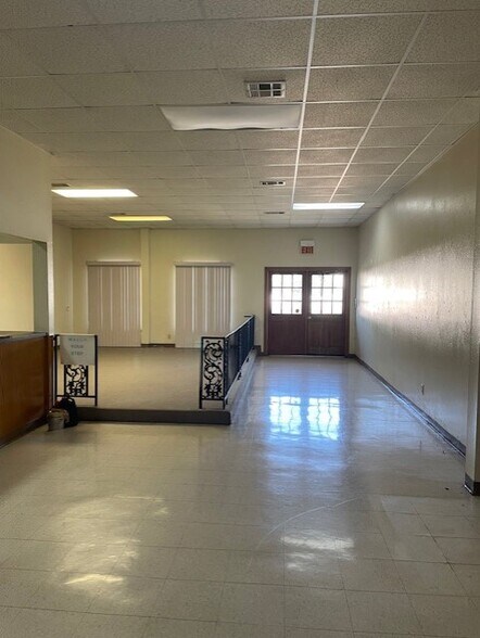 More Photos Of 1506 Corporate Dr, Shreveport Manufacturing For Lease