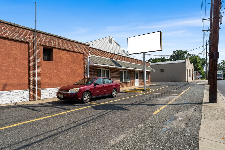 More Photos Of 257 W Nicholson Rd, Audubon Office For Sale