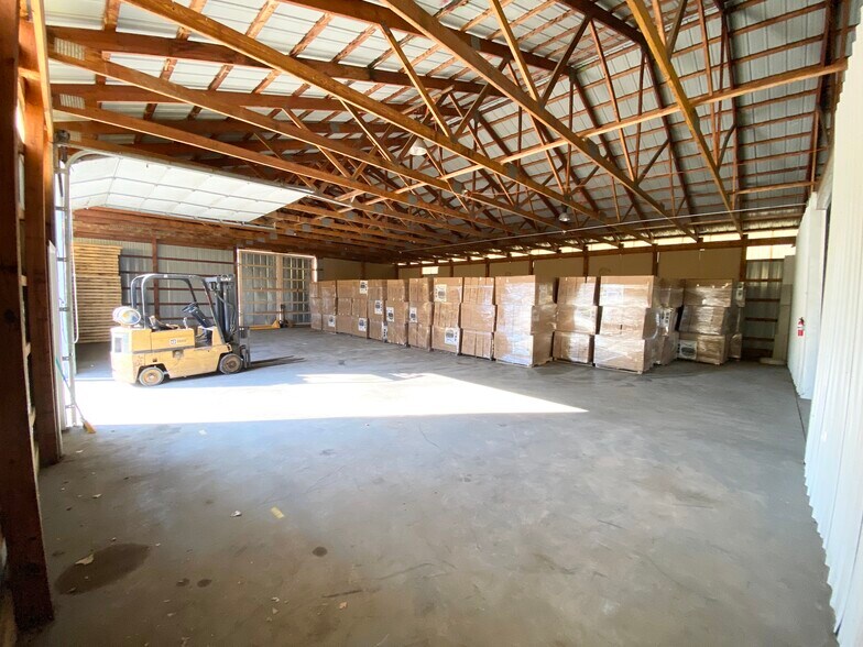 More Photos Of 7257 N Dort Hwy, Mount Morris Warehouse For Sale