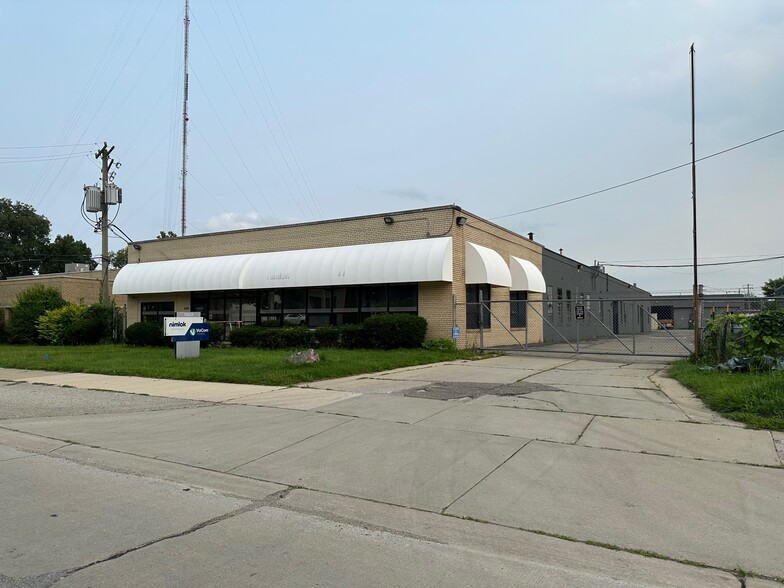 Primary Photo Of 10325 Capital St, Oak Park Warehouse For Lease