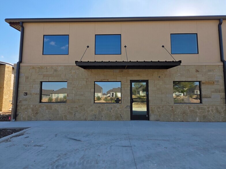 More Photos Of 401 S Chitalpa St, Leander Unknown For Lease