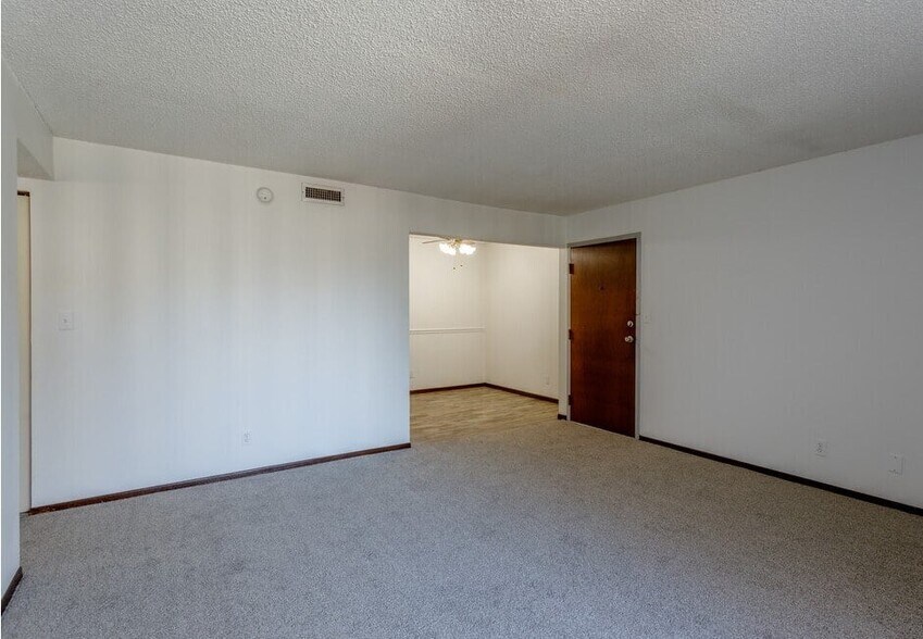 More Photos Of 3730 SW Plaza Dr, Topeka Apartments For Sale