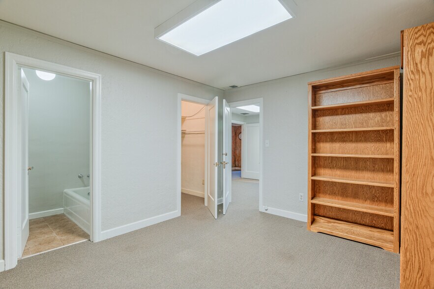 More Photos Of 160 NW Irving Ave, Bend Office Residential For Lease